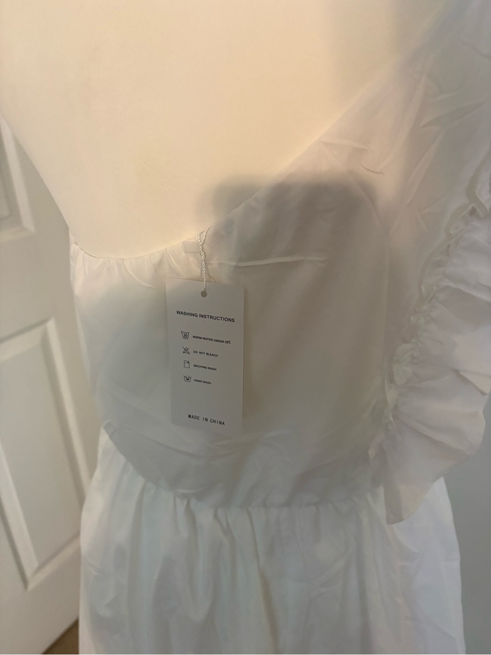 NWT White One Shoulder Ruffle Mini Dress ZESICA L - Picture 4 of 9